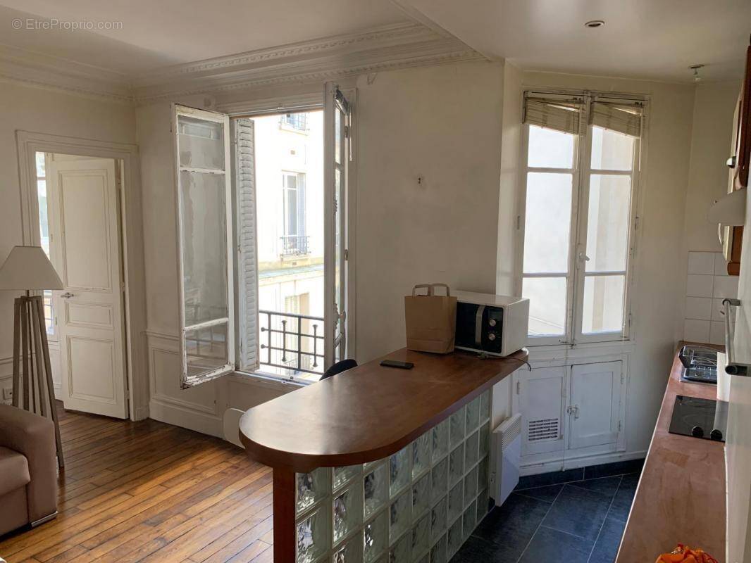 Appartement à PARIS-18E