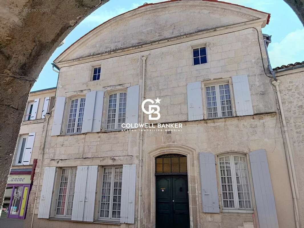 L’élégance du XVIIIe siècle alliée au confort d'aujourd'hui - Pons - photo 25