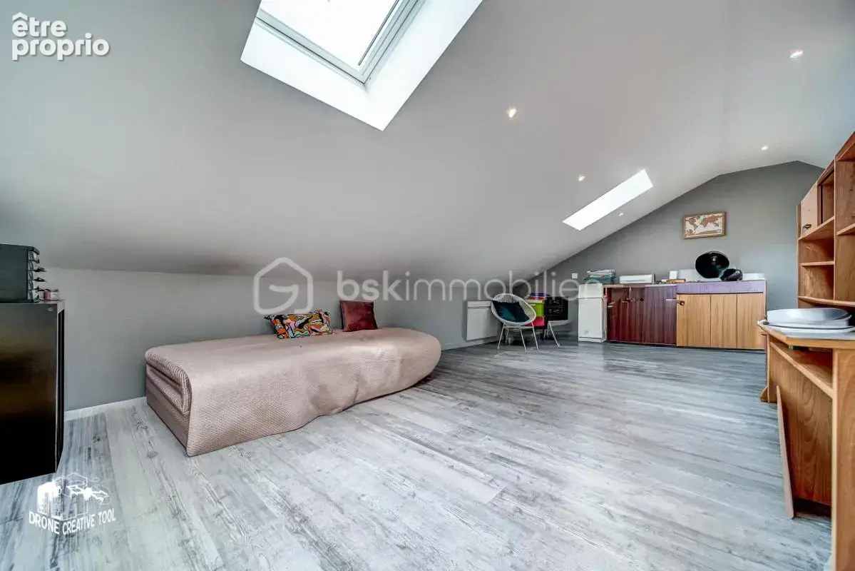 DUPLEX 149m2, 4 chambres, terrasse, garage, place de parking et cave - photo 7