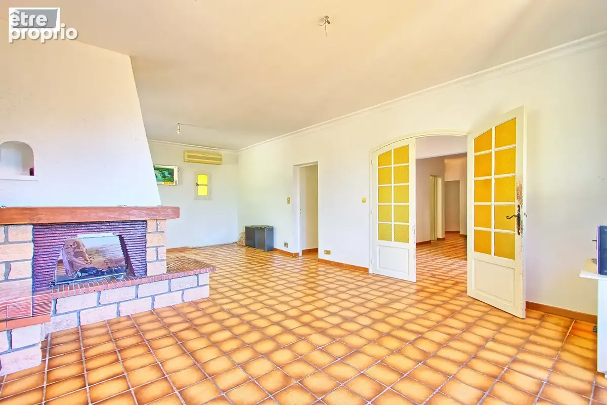 Toulon dans le quartier du Baou maison de 150m2 sur 1450m2 de terrain avec garage et studio - photo 5