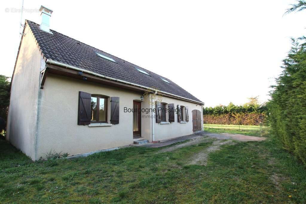 Maison à SENNECEY-LE-GRAND