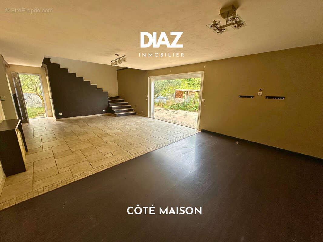 Maison à MONTBAZIN