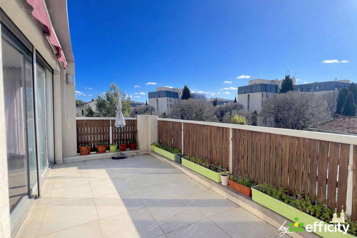 Appartement à MARSEILLE-9E