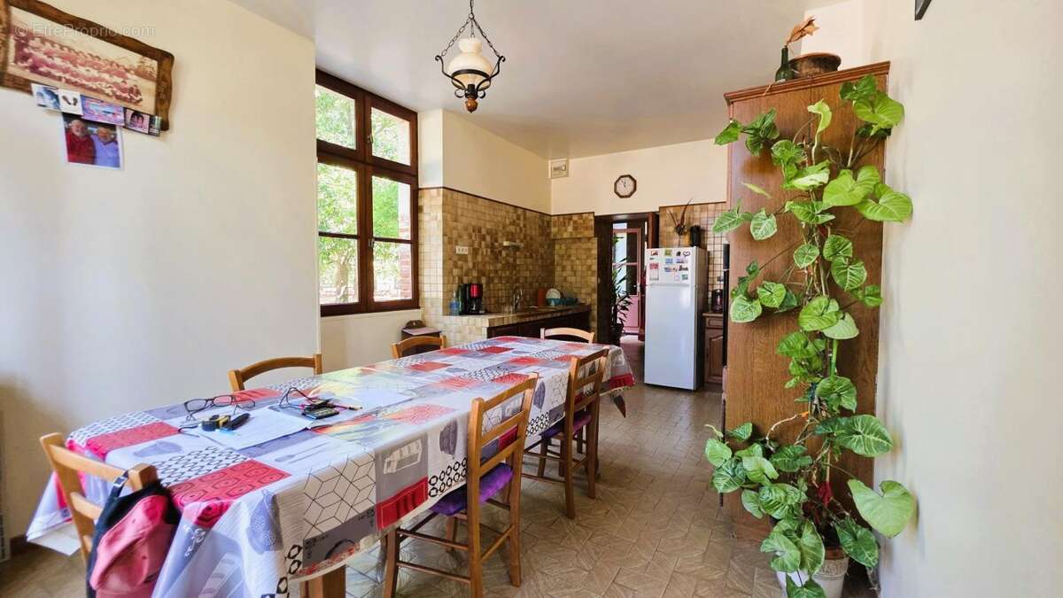 Maison à NEGREPELISSE