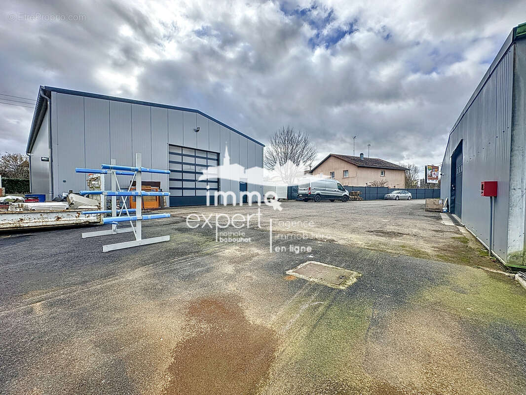 Commerce à MIRECOURT