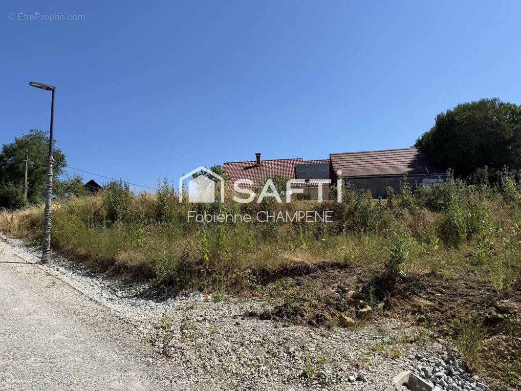 Photo 1 - Terrain à LONS-LE-SAUNIER