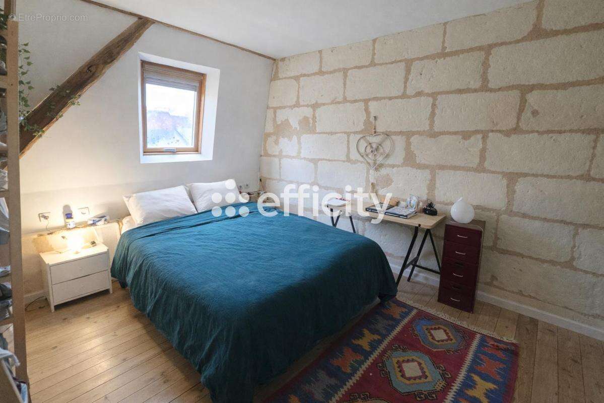 Maison à NEUILLE-PONT-PIERRE