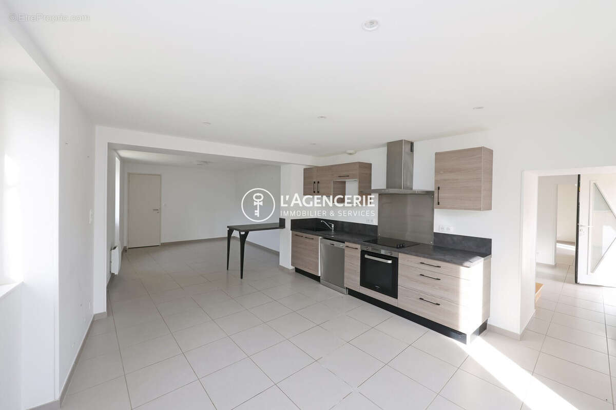 Maison à FREJAIROLLES