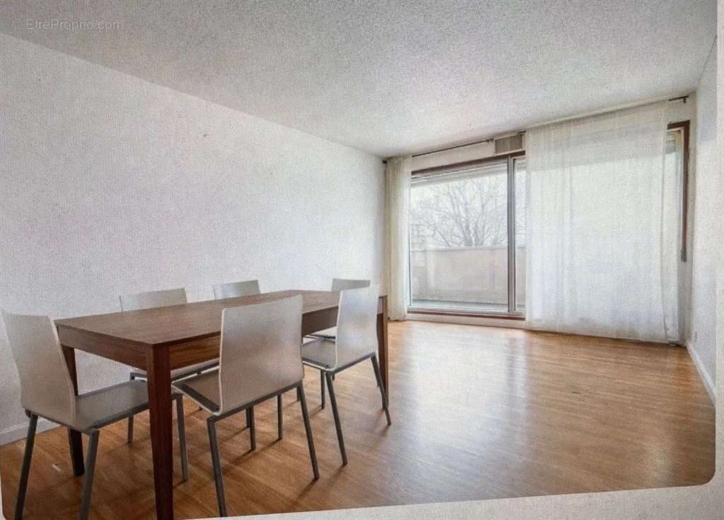 Appartement à PARIS-20E