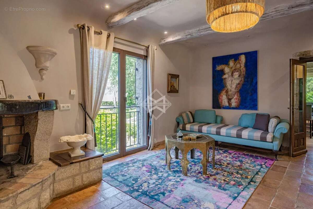 Maison à ROQUEFORT-LES-PINS