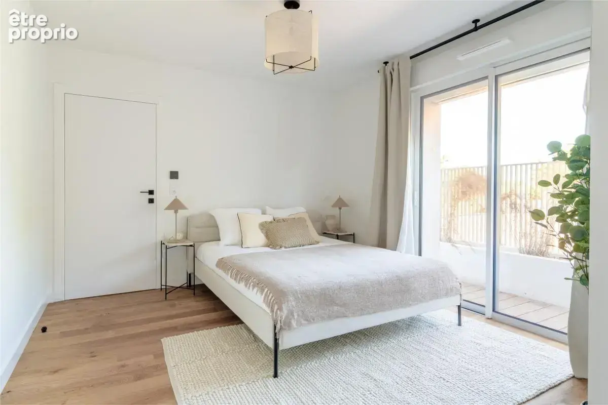 Appartement 75 m² au dernier étage TRIANGLE D'OR - photo 4