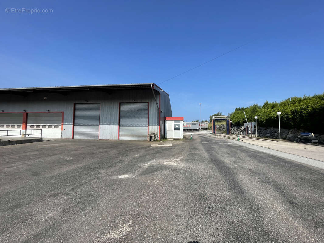 Commerce à FROTEY-LES-LURE