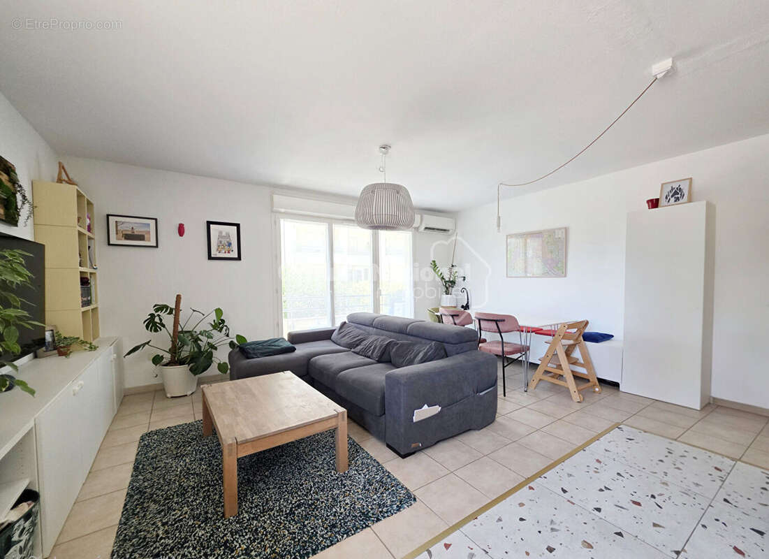 À VENDRE  Superbe T3 de 61 m² avec terrasse et 2 parkings à Miramas (13140) - photo 9