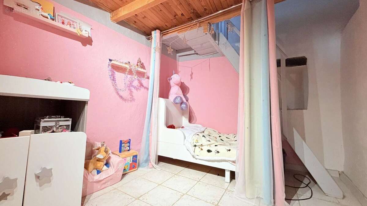 Maison à POURRIERES