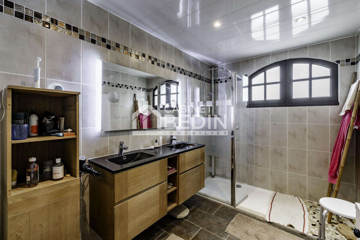 Maison à SAINT-CAPRAIS-DE-BORDEAUX