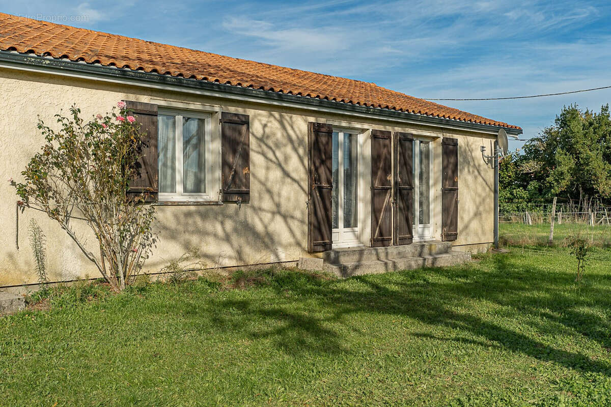 Maison à SALLES
