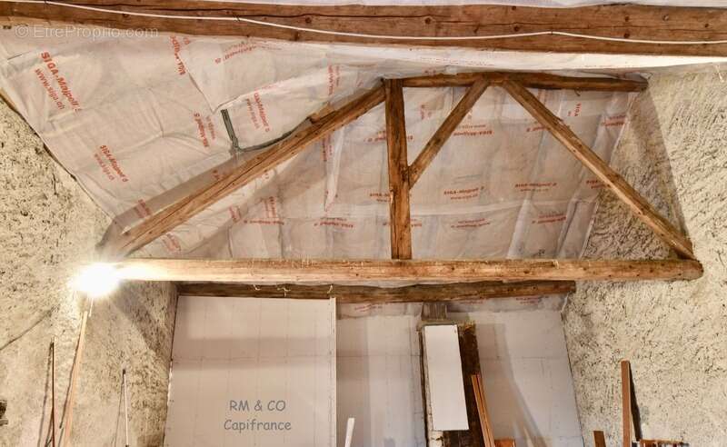 Maison à SAINT-GENIS-POUILLY