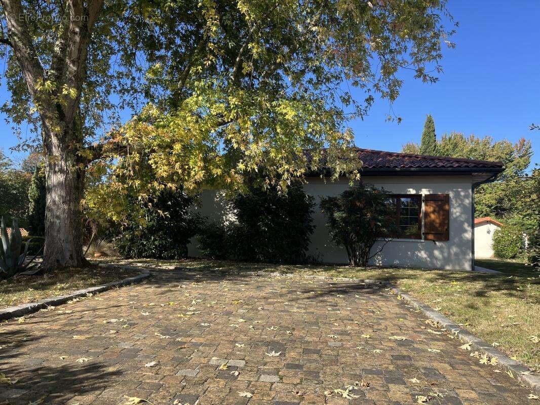 Maison à ARTIGUES-PRES-BORDEAUX