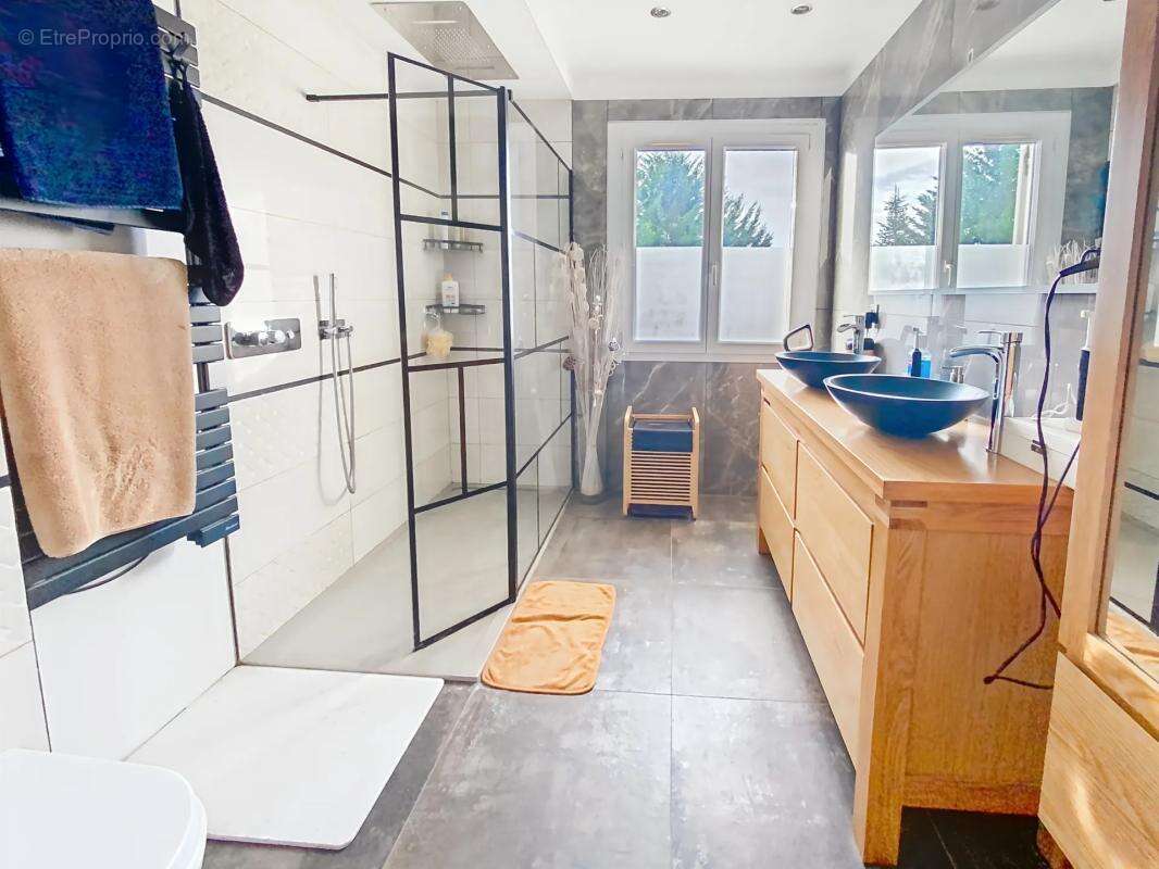 Maison à VILLETHIERRY