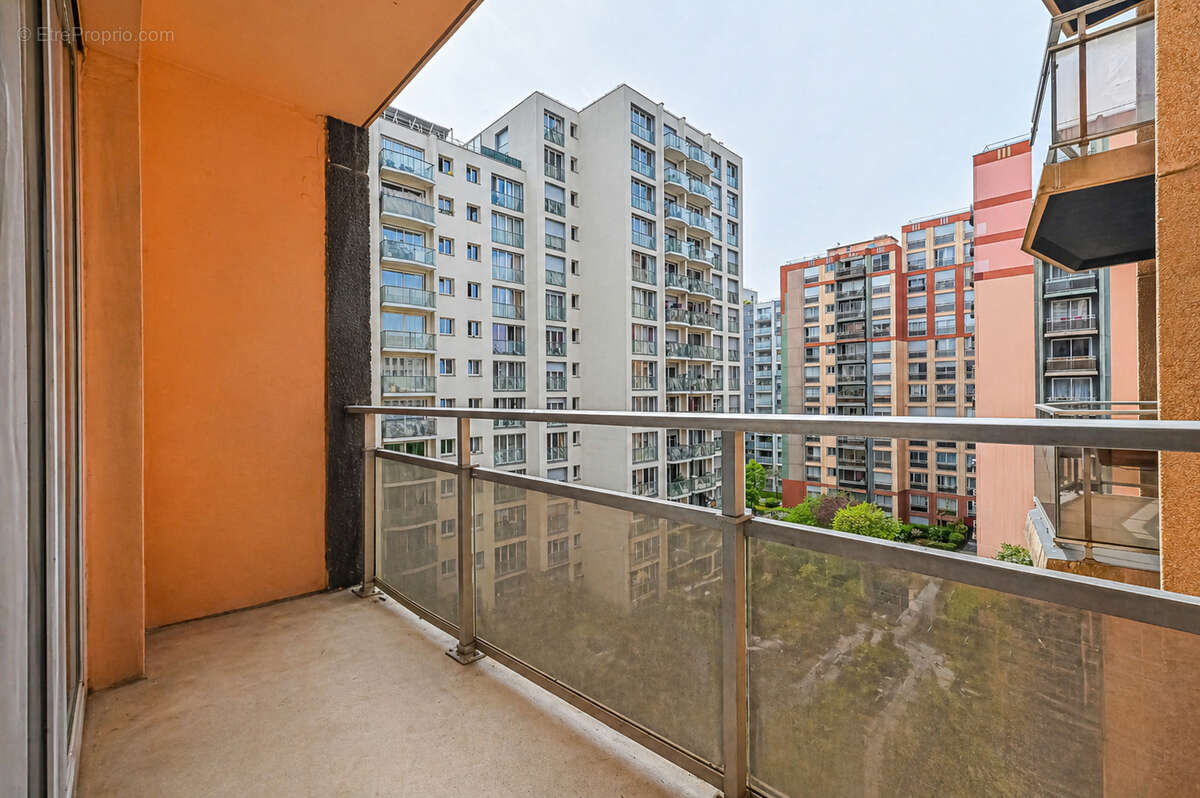 Appartement à PARIS-19E