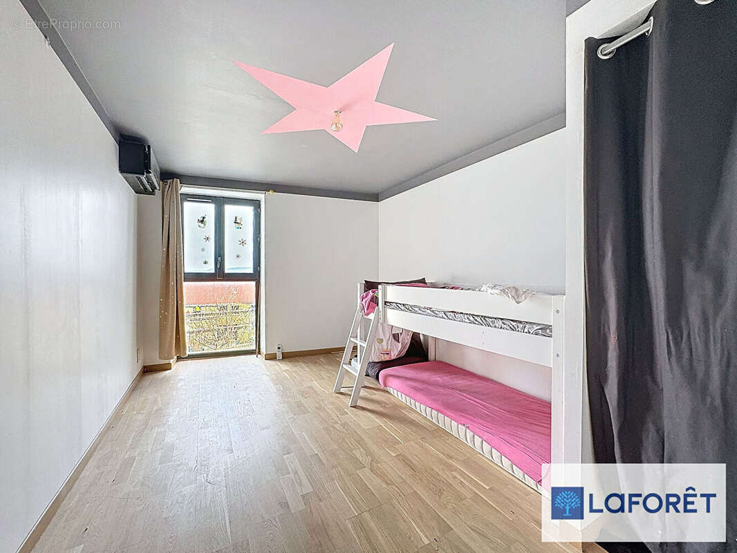 Maison à CRESPIERES