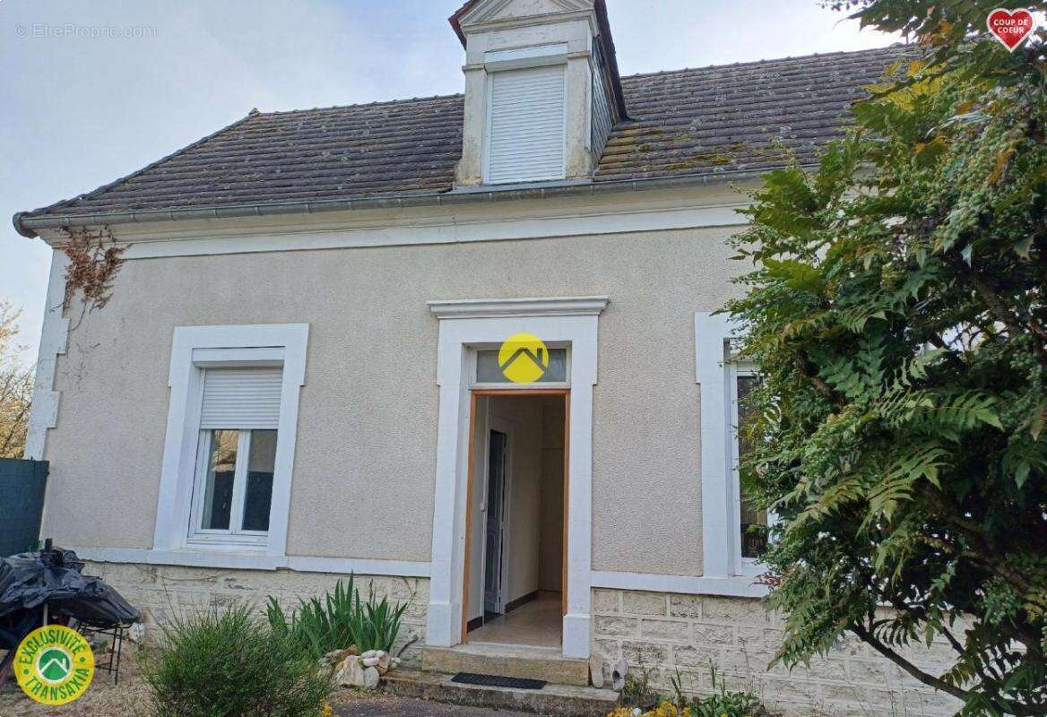 Maison à CHAROST