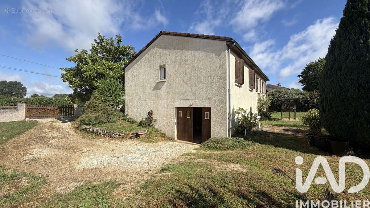 Photo 3 - Maison à ITEUIL