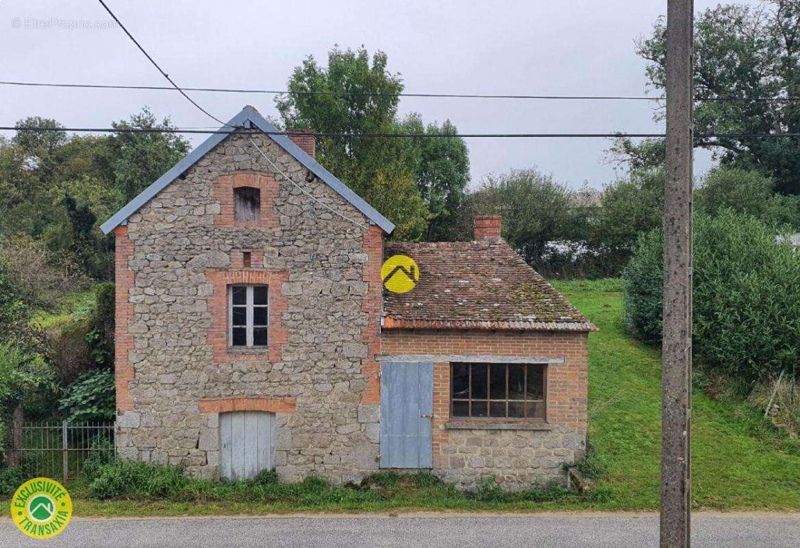 Maison à PEYRAT-LA-NONIERE