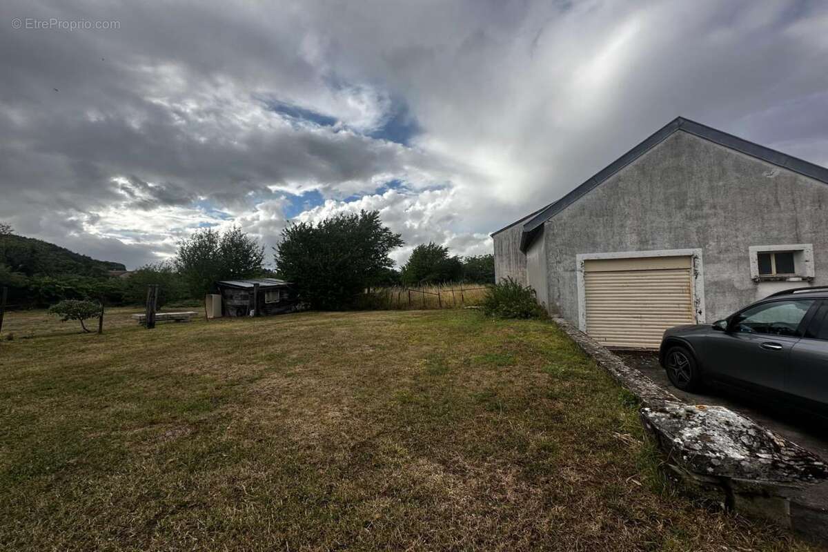 Maison à CORCELLES-LES-MONTS