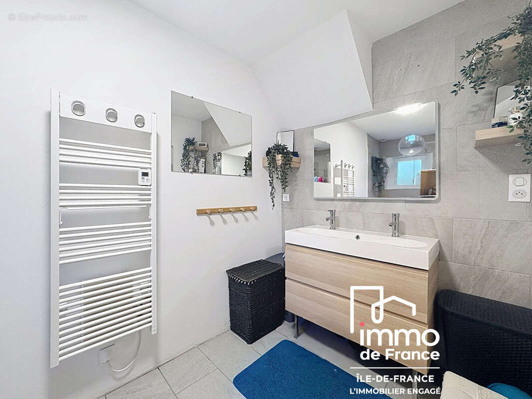 Maison à COURVILLE-SUR-EURE