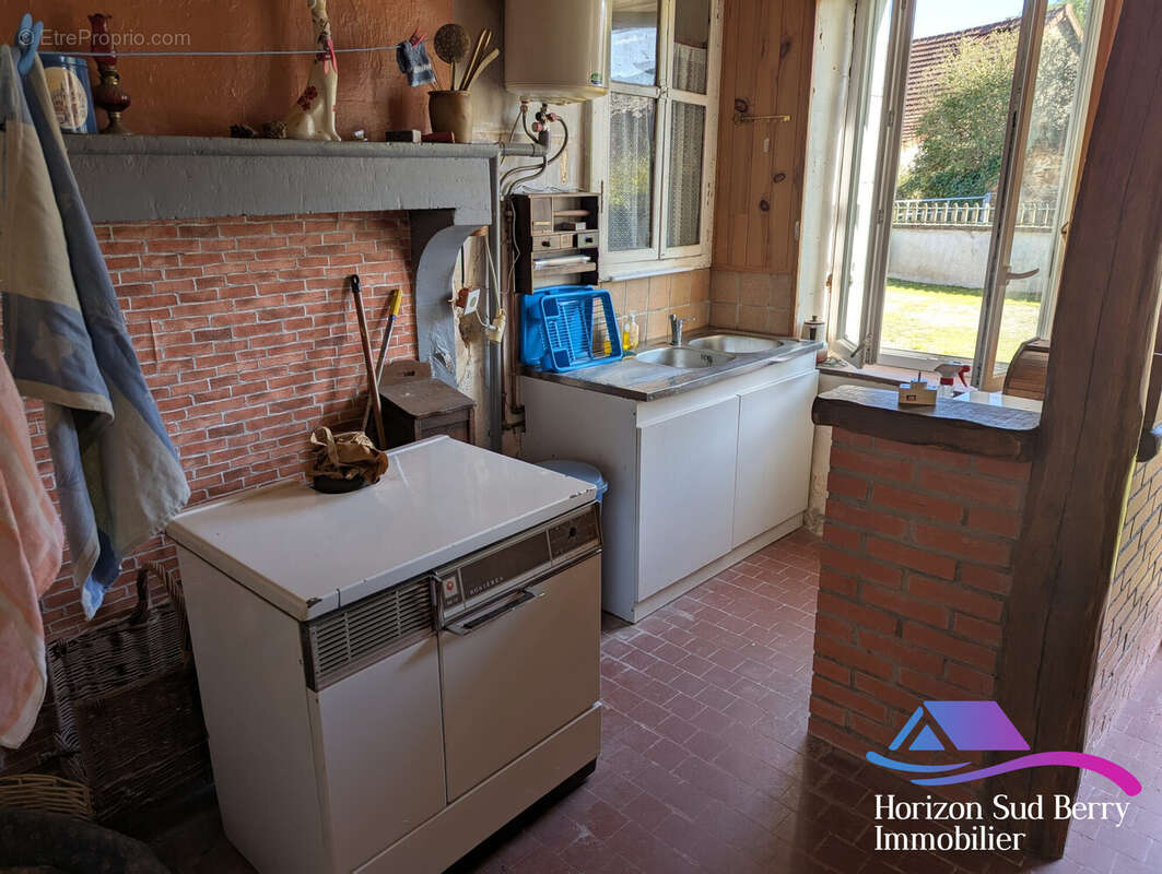 Cuisine - Maison à PERASSAY