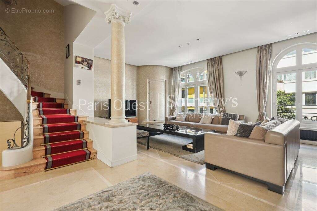 Maison à NEUILLY-SUR-SEINE