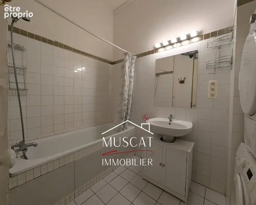LYON 69002 - Appartement -  3 pièces - 80 m2 - Au cœur de la Presqu’île lyonnaise - photo 7