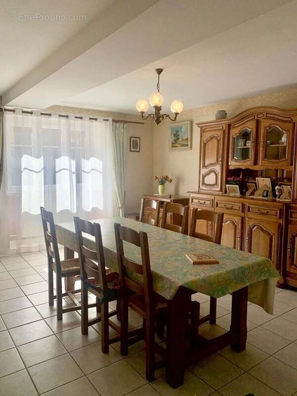 Maison à BOUX-SOUS-SALMAISE
