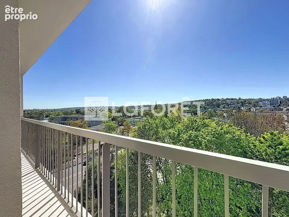 Appartement 4 pièces lumineux avec balcon - photo 2