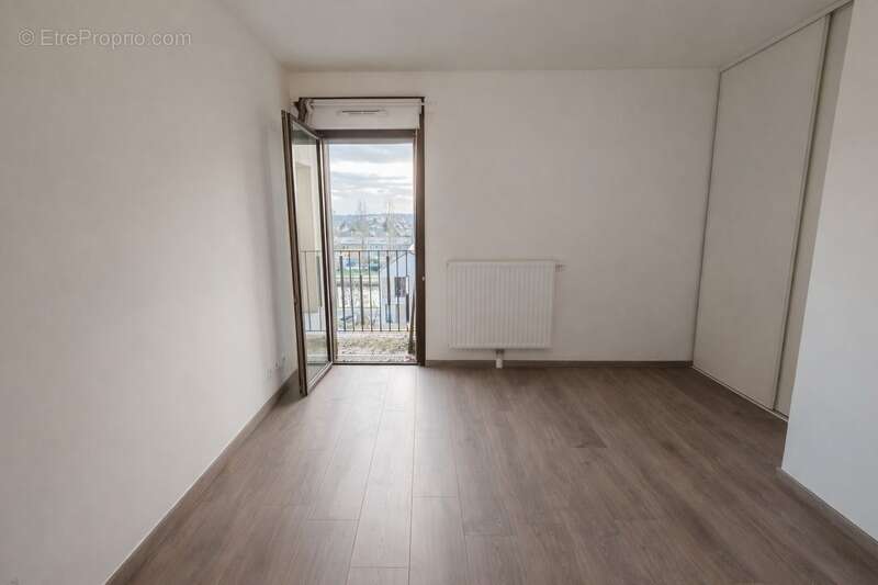 Appartement à LES PAVILLONS-SOUS-BOIS