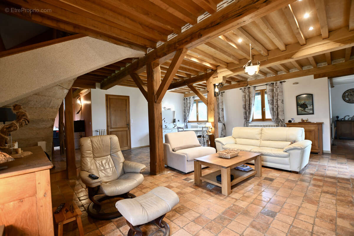 Maison à COURCELLES-FREMOY