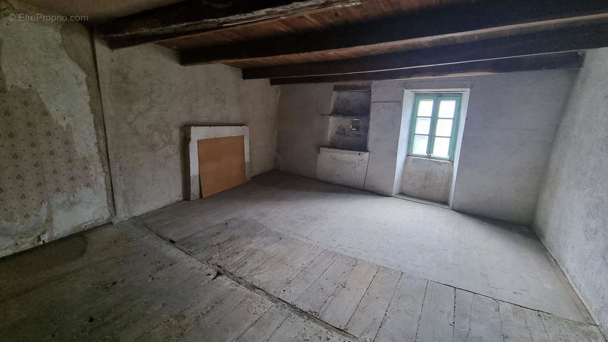 20240905_142612 - Maison à BUSSEROLLES