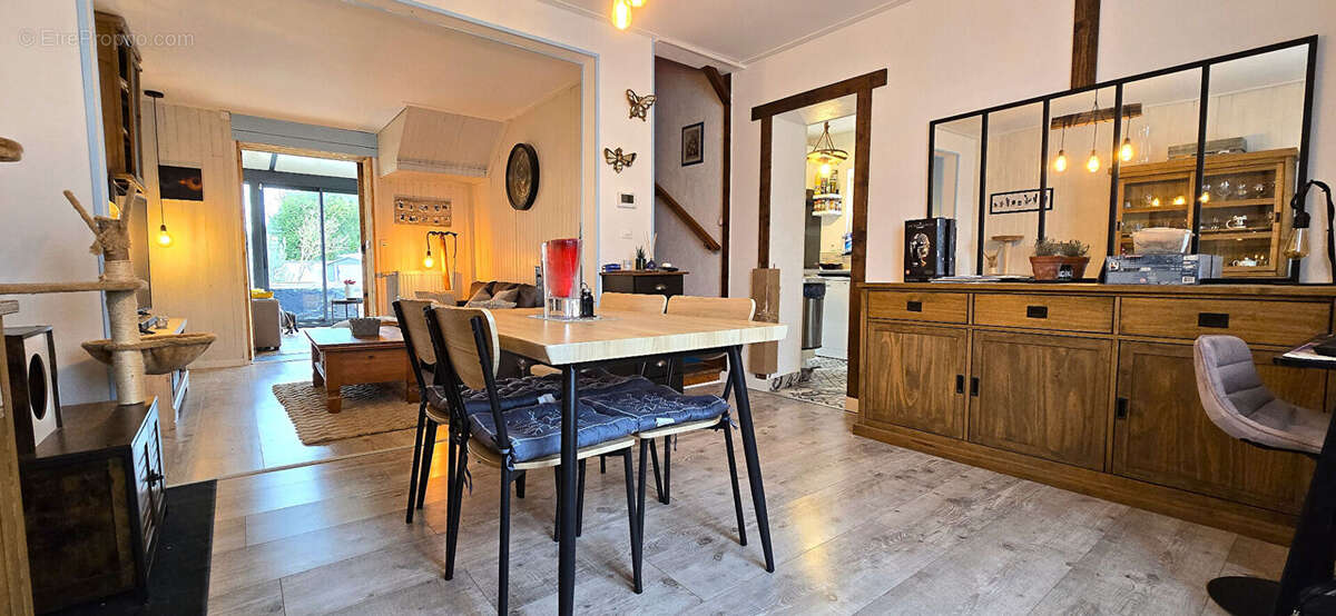 Maison à THOUROTTE