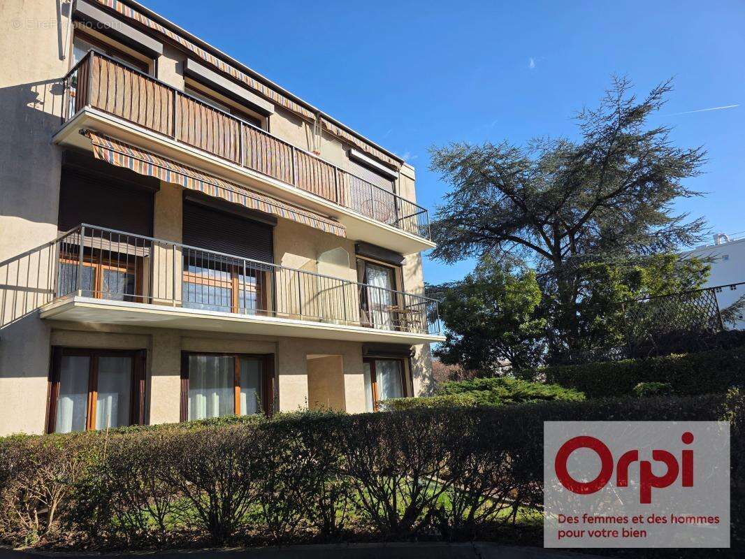 Appartement à ISSY-LES-MOULINEAUX