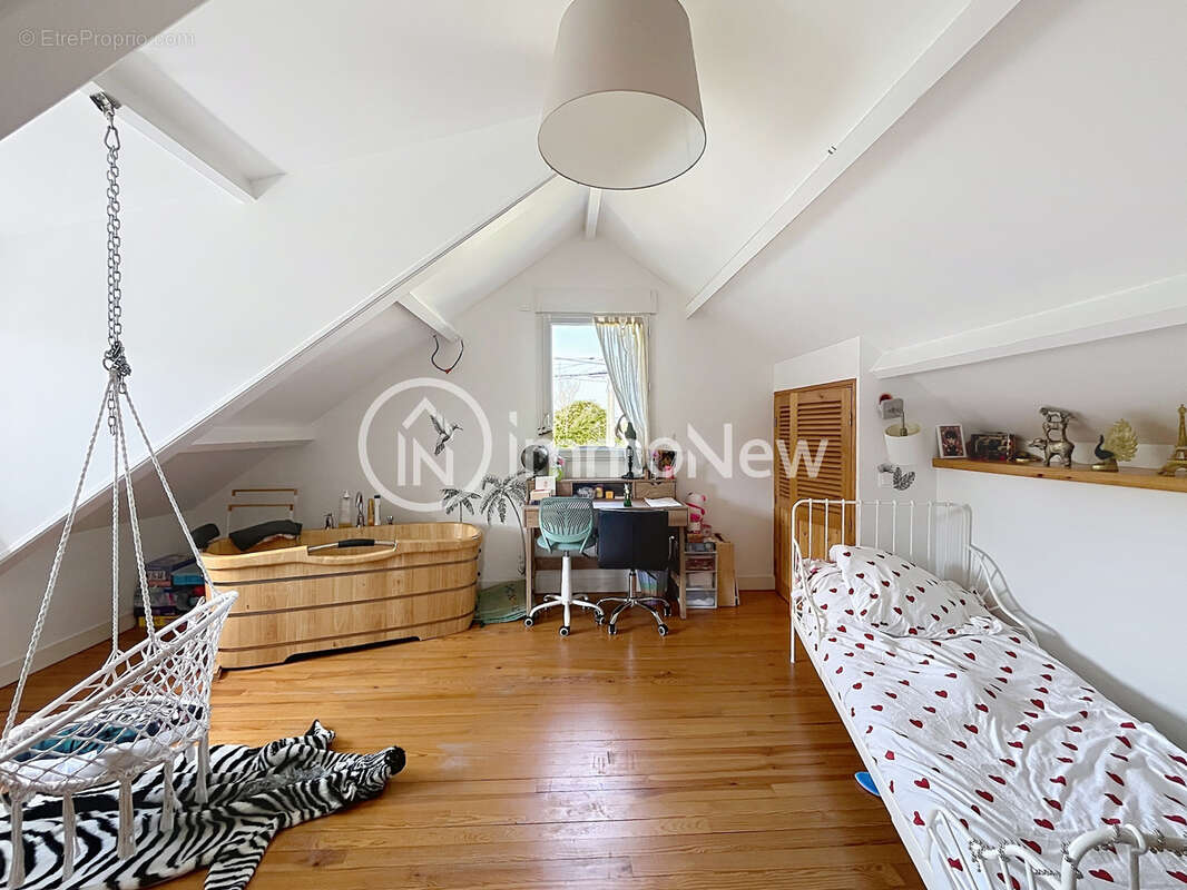 Une maison entièrement rénovée sur un terrain de quasiment 1000m2 - photo 18