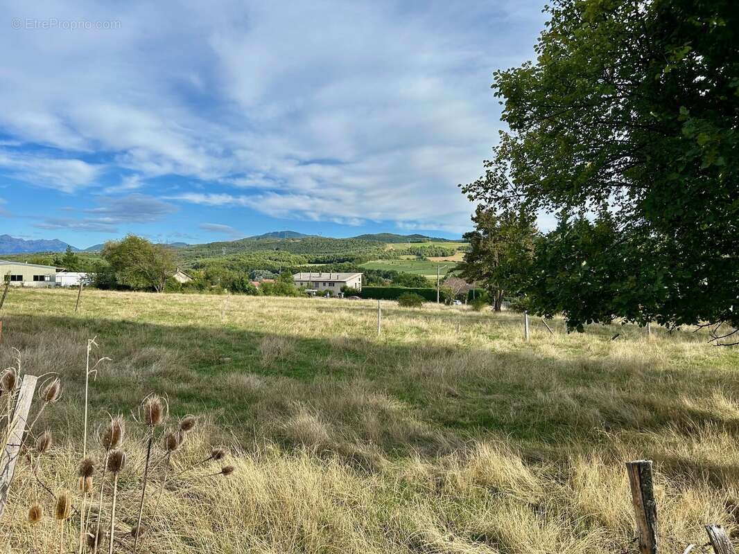 Terrain à LA ROCHETTE