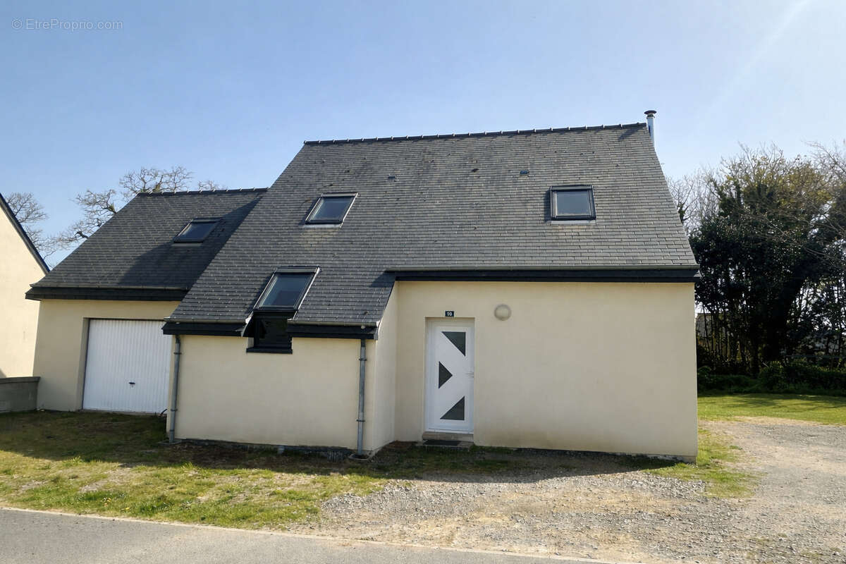 Maison à PLOUGRESCANT