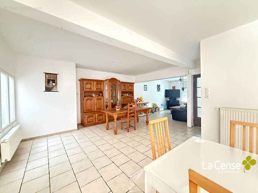 Maison à NOMAIN