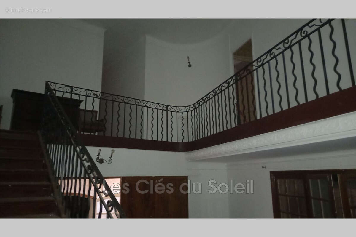 Maison 250 m² à Toulon  - photo 6