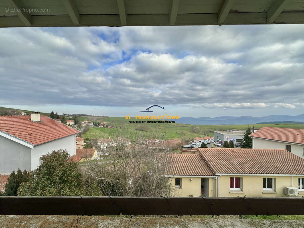 Maison à SAINT-CHRISTO-EN-JAREZ