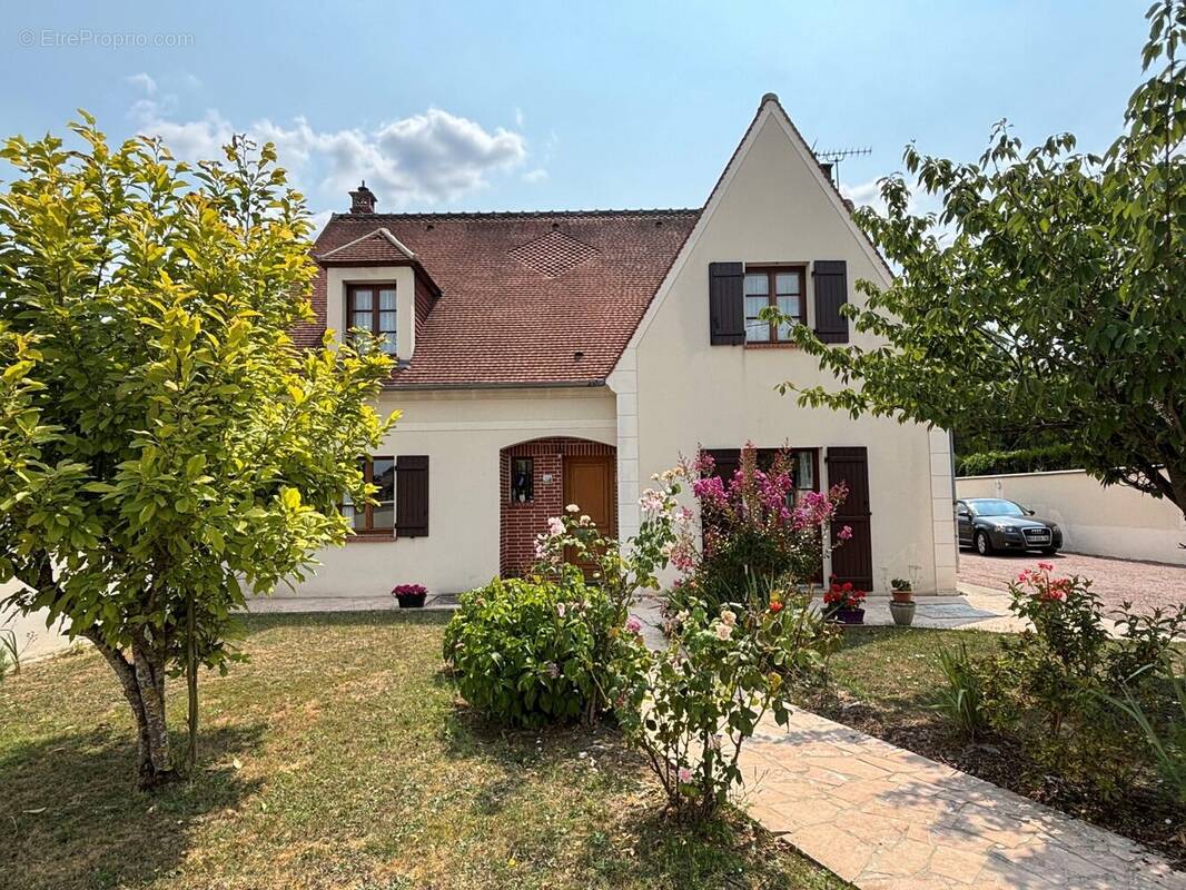 Maison à CHOISY-AU-BAC