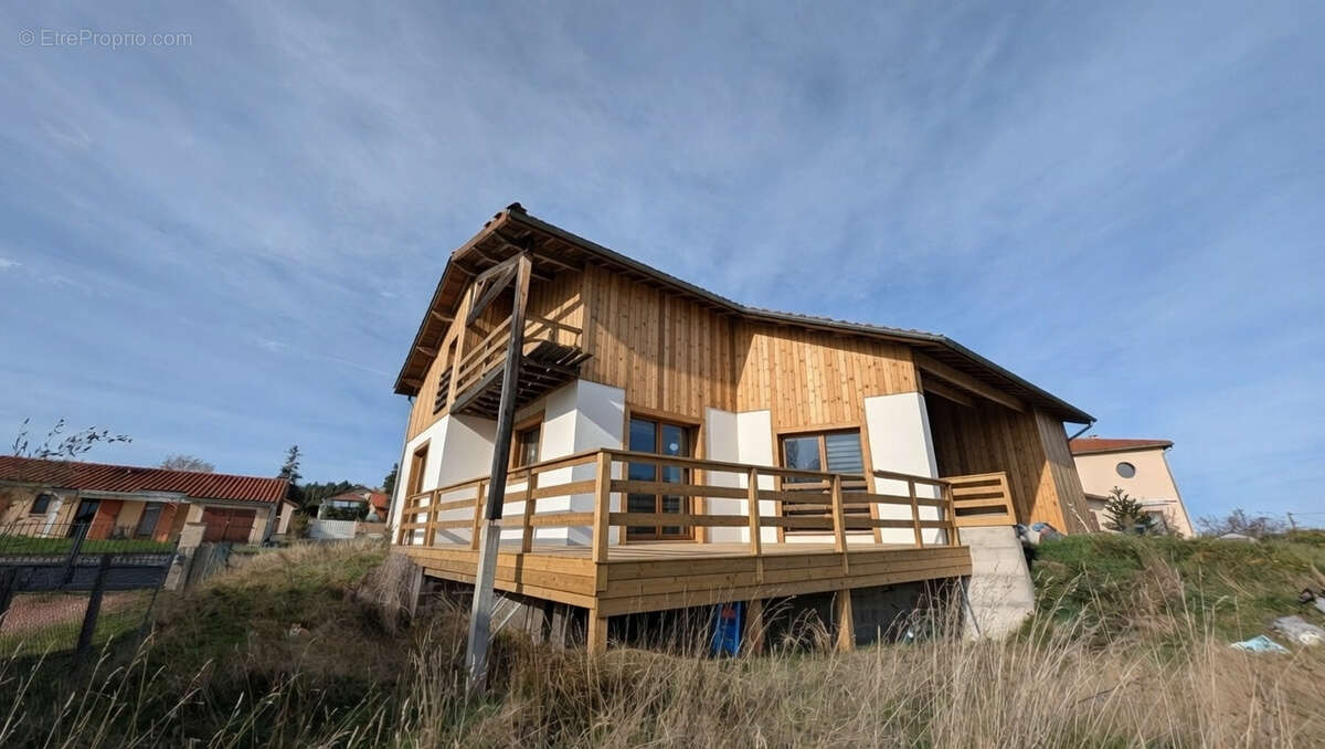 Maison à SAINT-HAON-LE-CHATEL
