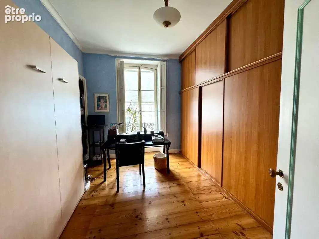 Bel appartement T4 de 102m2 en hyper centre avec vue Pyrénées - photo 10