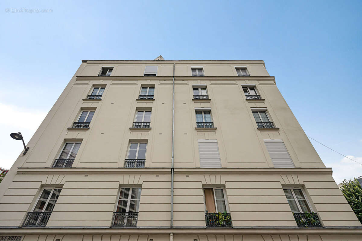 Appartement à PARIS-14E